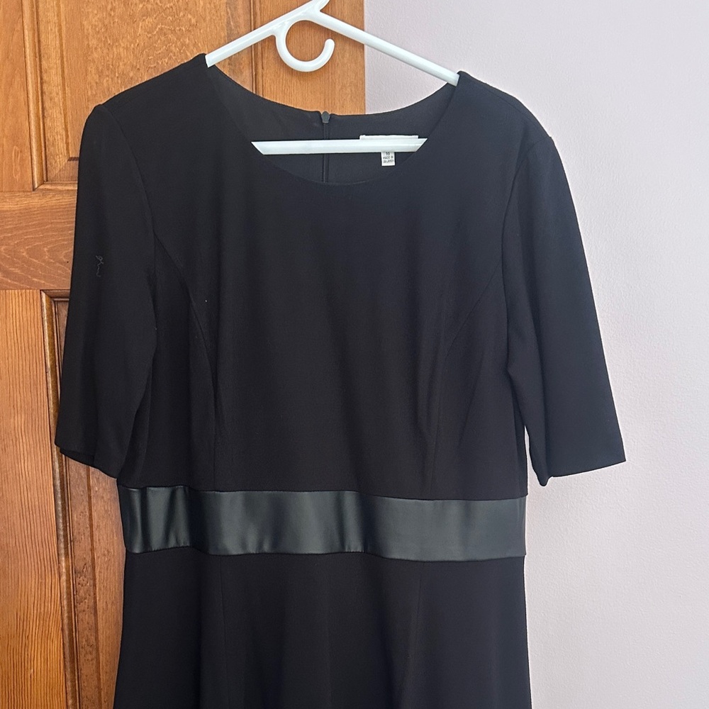 Sandra Darren Black Dress with Gray Accents - Picture 3 of 4
